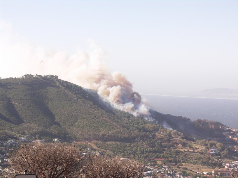 cape_town_signal_hill_fire.jpg